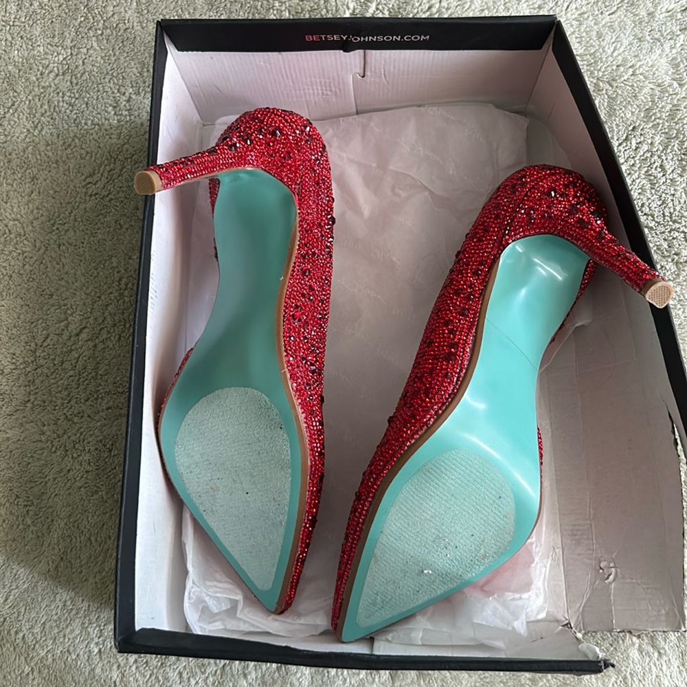 New betsey johnson red Crystals heels sz.7
